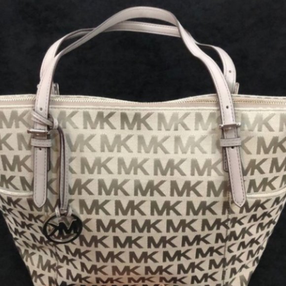 Michael Kors jet set travel - Picture 6 of 6